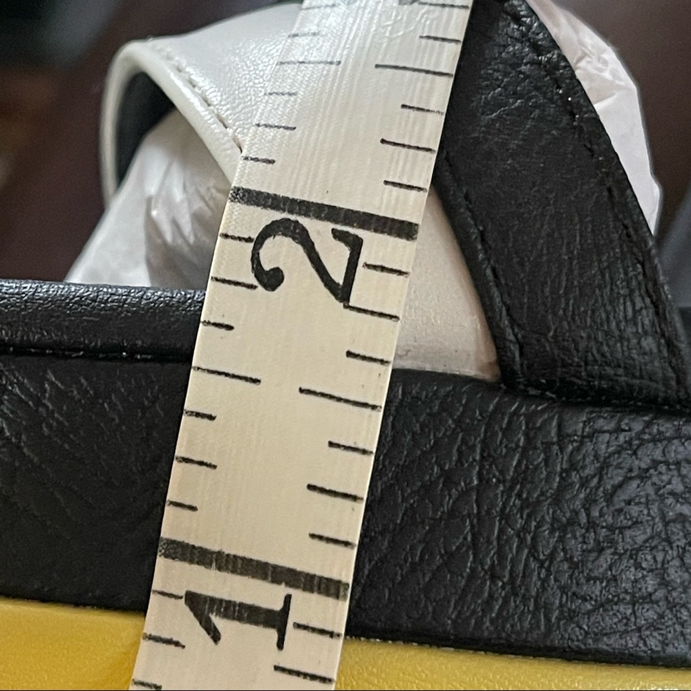 Heels - Picture 4 of 5